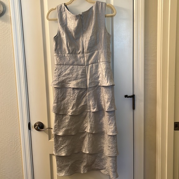 R&M Richards silver shimmery embellished mid length layered look dress size 6 - Picture 7 of 7